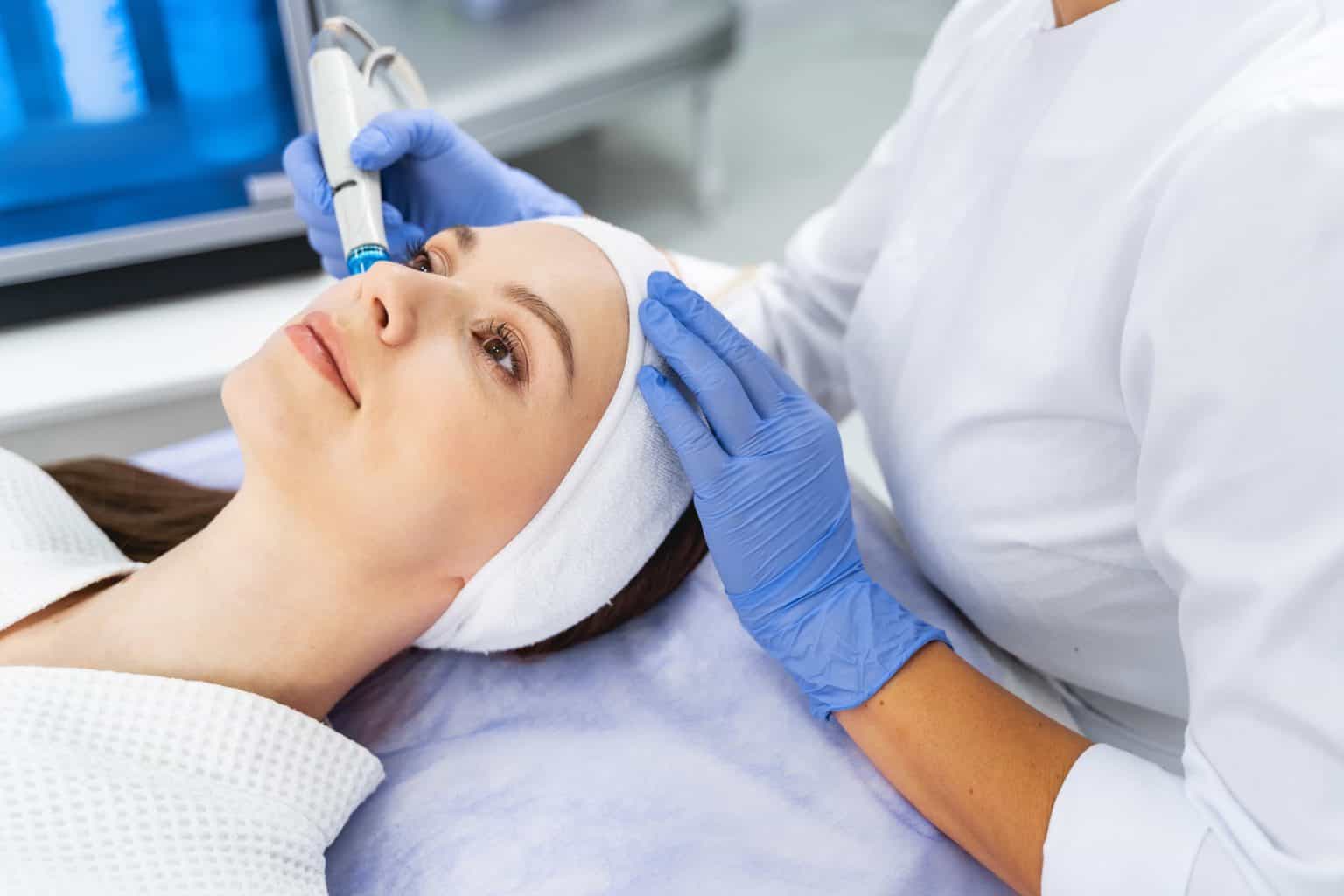 What Is A Hydrodermabrasion Facial, And How Does It Work?
